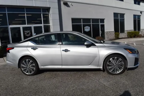 Photos of 2023 Nissan Altima 2.5 SL for sale in Randallstown, MD at Exclusive Motorcars