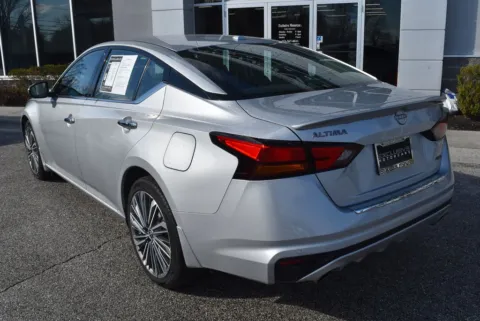More photos of 2023 Nissan Altima 2.5 SL at Exclusive Motorcars, MD