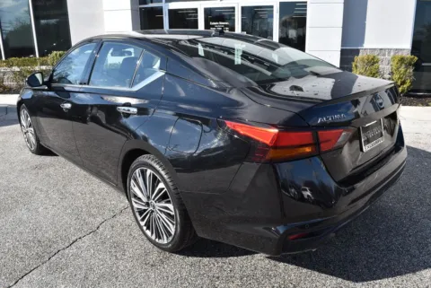 More photos of 2023 Nissan Altima 2.5 SL at Exclusive Motorcars, MD