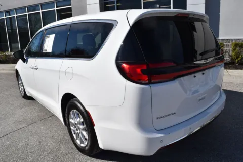 More photos of 2024 Chrysler Pacifica Touring L at Exclusive Motorcars, MD