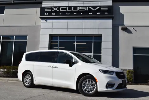 White 2024 Chrysler Pacifica Touring L for sale in Randallstown, MD