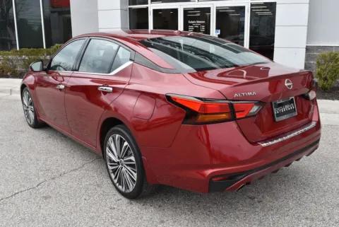 More photos of 2023 Nissan Altima 2.5 SL at Exclusive Motorcars, MD