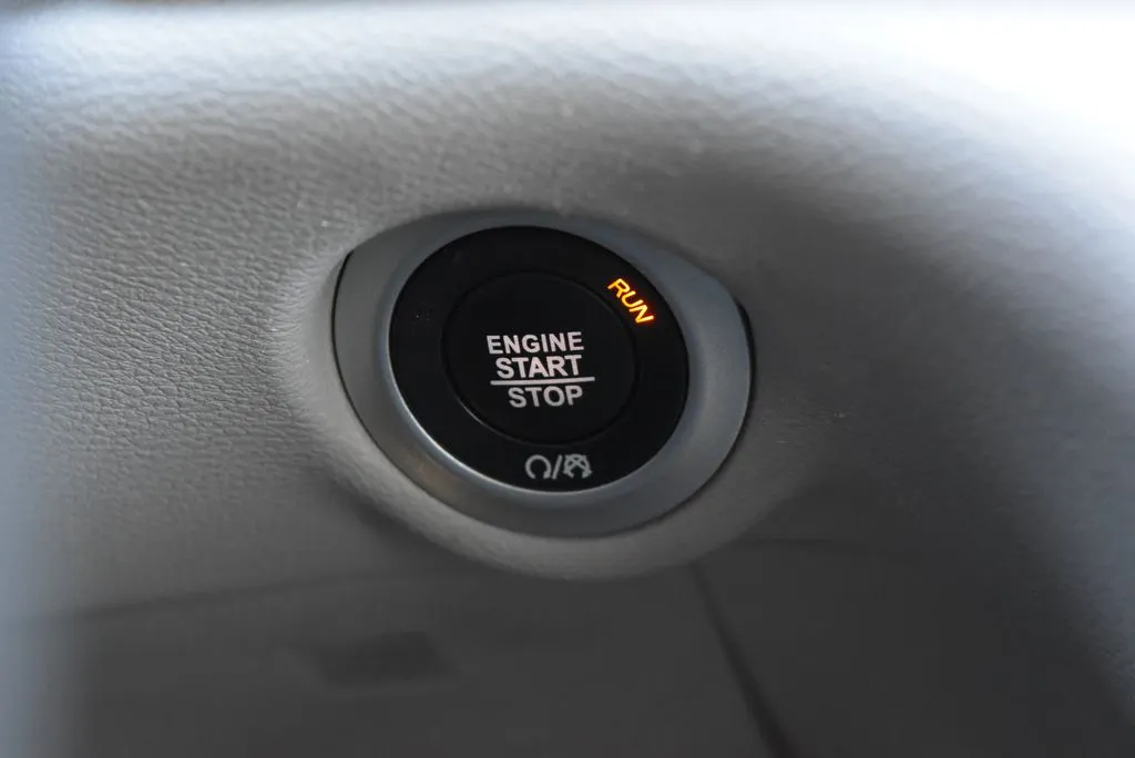 Chrysler Pacifica photo 19