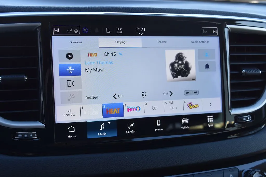 Chrysler Pacifica photo 13