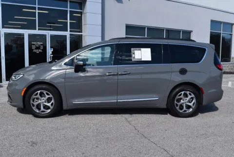 More photos of 2023 Chrysler Pacifica Limited at Exclusive Motorcars, MD