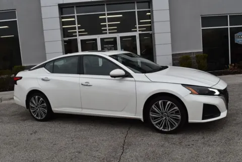 Photos of 2023 Nissan Altima 2.5 SL for sale in Randallstown, MD at Exclusive Motorcars