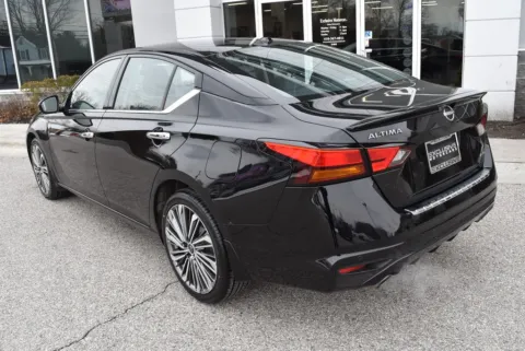 More photos of 2023 Nissan Altima 2.5 SL at Exclusive Motorcars, MD