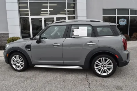 More photos of 2022 MINI Cooper Countryman ALL4 Cooper ALL4 at Exclusive Motorcars, MD