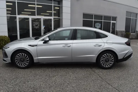 More photos of 2025 Hyundai Sonata Hybrid SEL at Exclusive Motorcars, MD