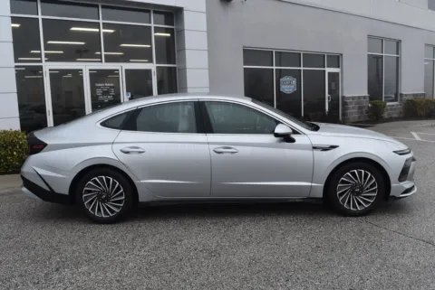 Photos of 2025 Hyundai Sonata Hybrid SEL for sale in Randallstown, MD at Exclusive Motorcars