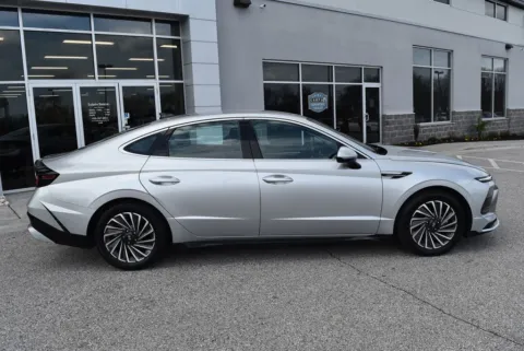 Photos of 2025 Hyundai Sonata Hybrid SEL for sale in Randallstown, MD at Exclusive Motorcars