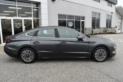 Photos of 2025 Hyundai Sonata Hybrid SEL for sale in Randallstown, MD at Exclusive Motorcars