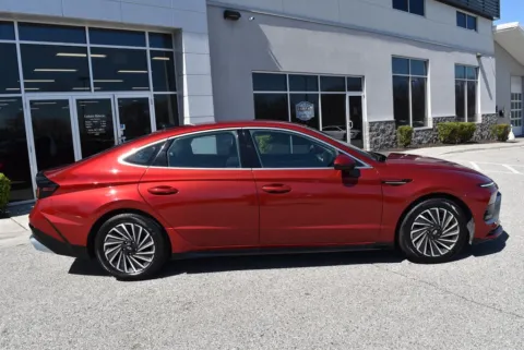 Photos of 2025 Hyundai Sonata Hybrid SEL for sale in Randallstown, MD at Exclusive Motorcars