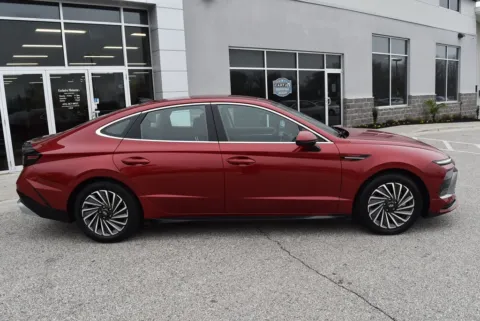 Photos of 2025 Hyundai Sonata Hybrid SEL for sale in Randallstown, MD at Exclusive Motorcars