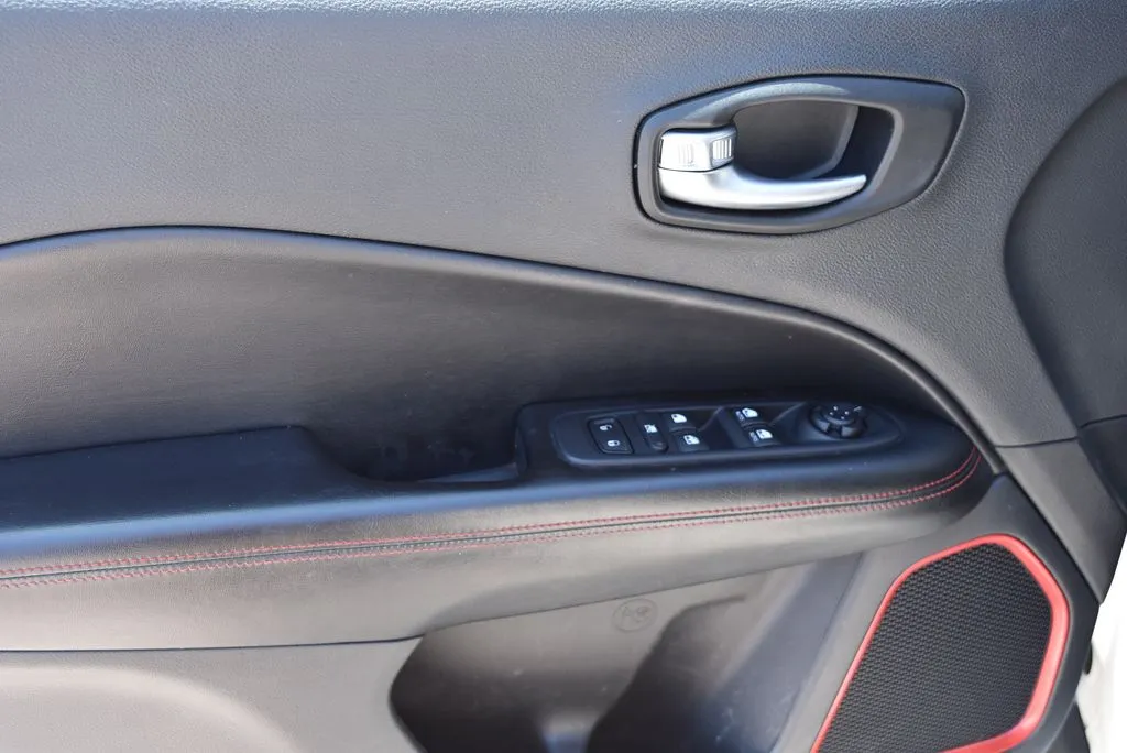 Jeep Compass photo 9