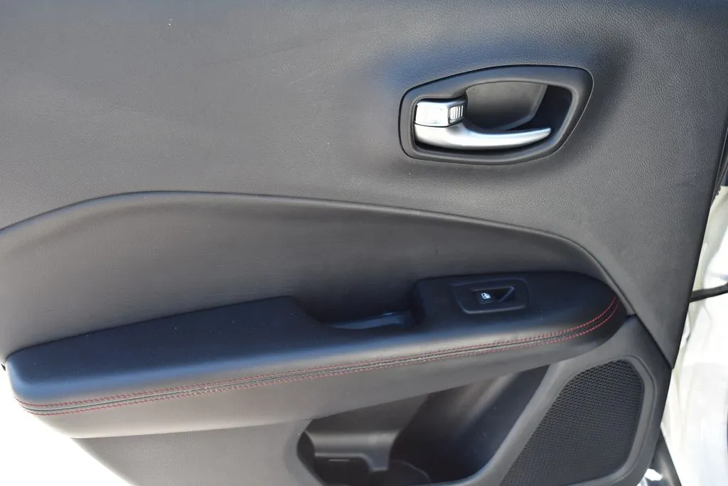 Jeep Compass photo 11
