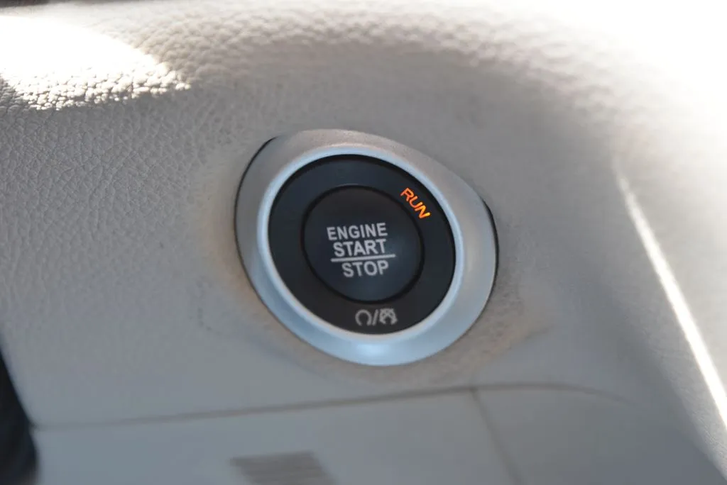Chrysler Pacifica photo 19
