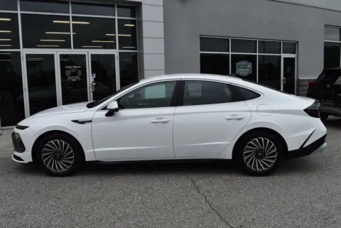 More photos of 2025 Hyundai Sonata Hybrid SEL at Exclusive Motorcars, MD