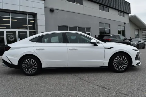 Photos of 2025 Hyundai Sonata Hybrid SEL for sale in Randallstown, MD at Exclusive Motorcars