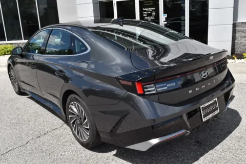 More photos of 2025 Hyundai Sonata Hybrid SEL at Exclusive Motorcars, MD