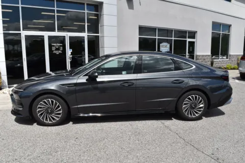 More photos of 2025 Hyundai Sonata Hybrid SEL at Exclusive Motorcars, MD