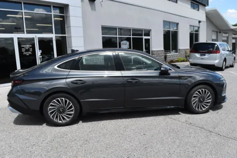 Photos of 2025 Hyundai Sonata Hybrid SEL for sale in Randallstown, MD at Exclusive Motorcars