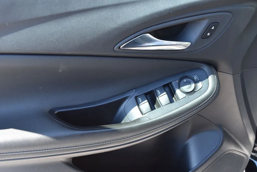 Buick Encore GX photo 9