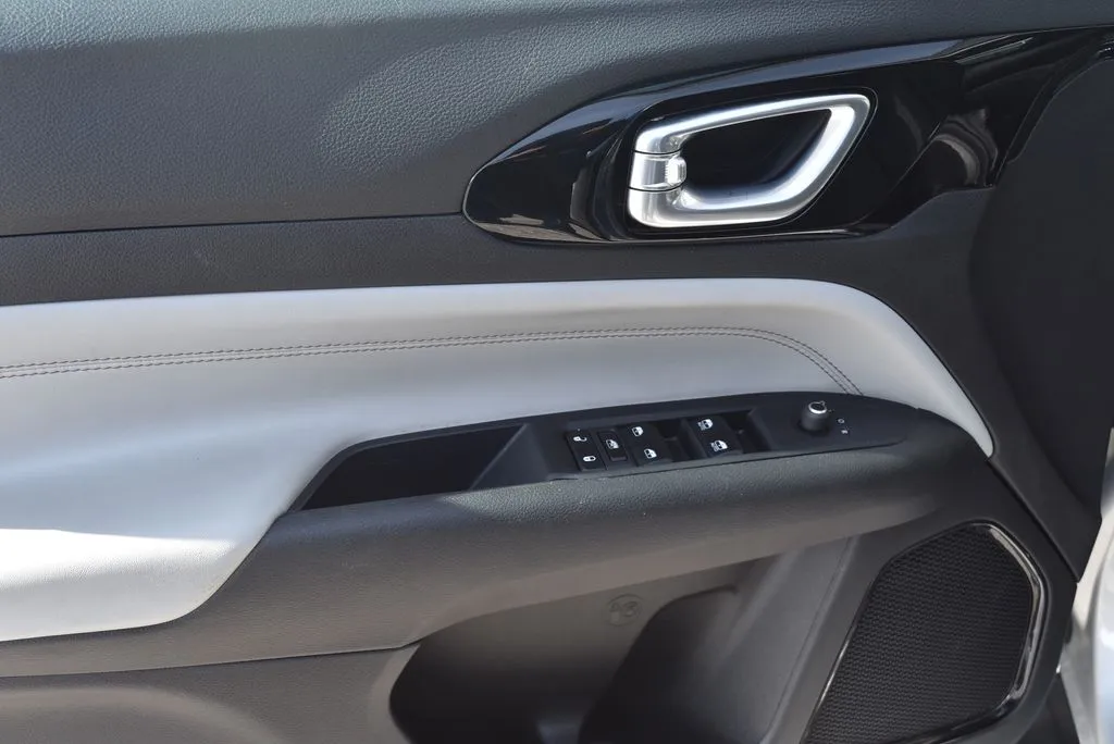 Jeep Compass photo 9