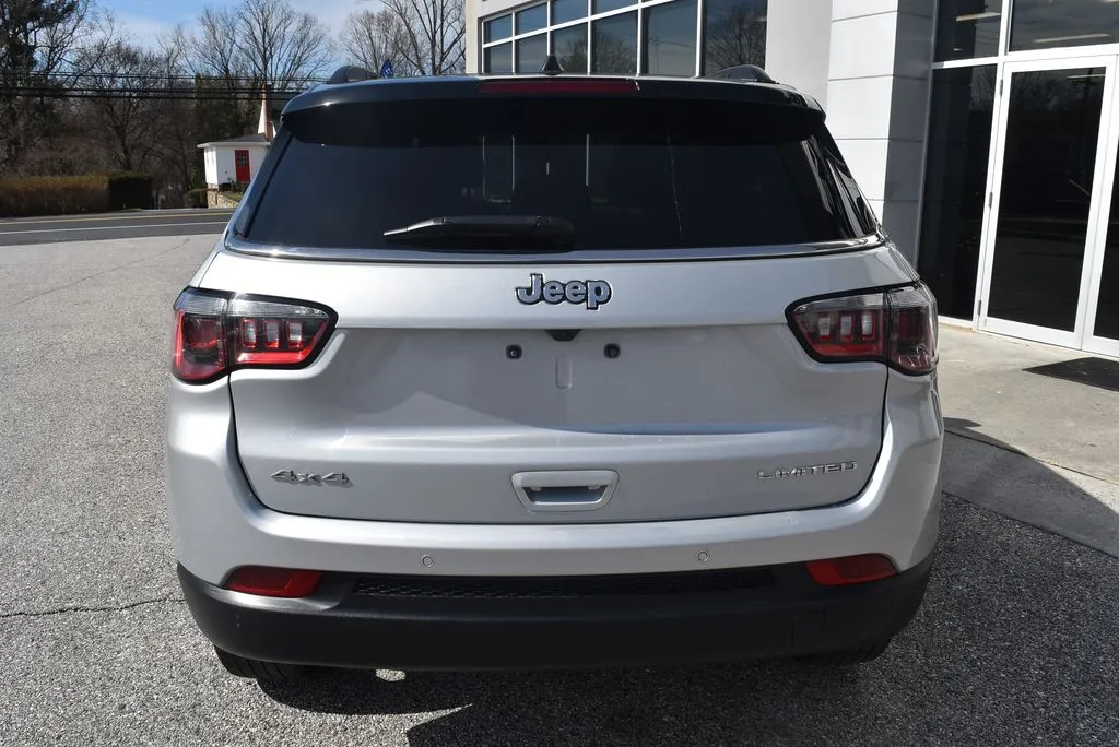 Jeep Compass photo 6