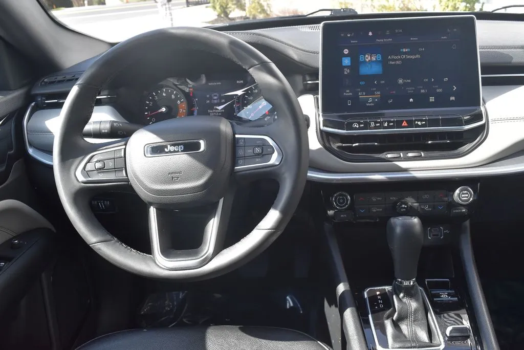 Jeep Compass photo 12