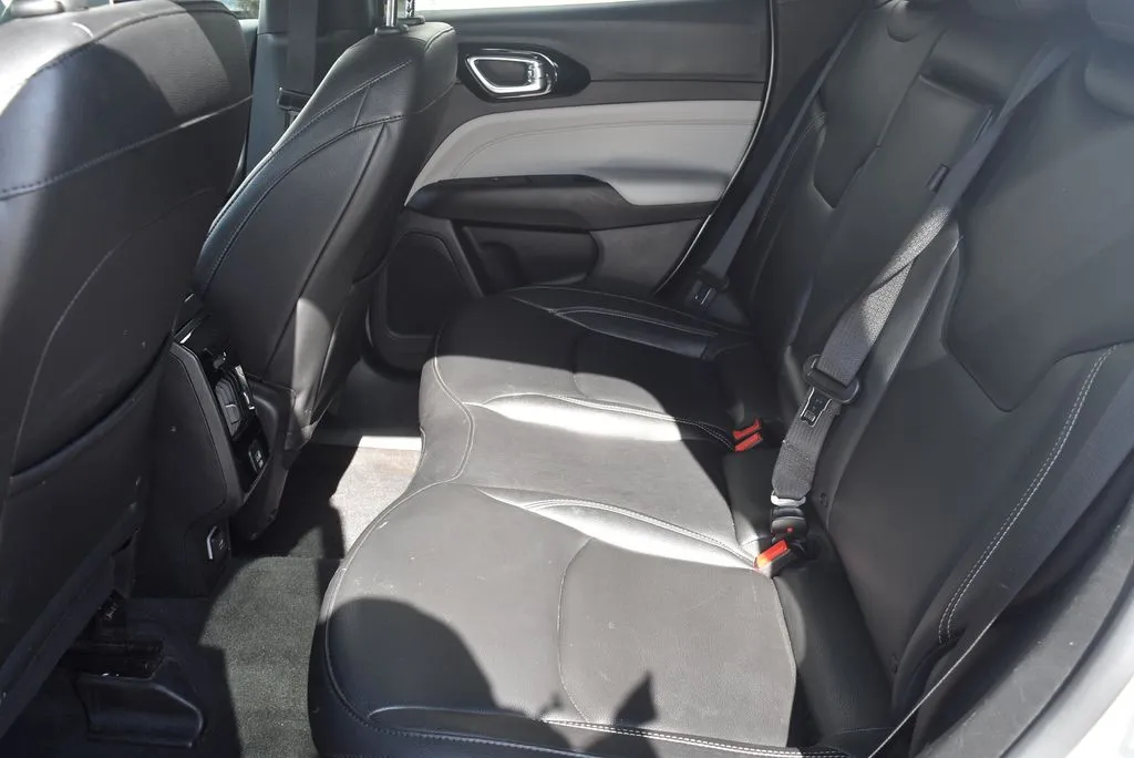 Jeep Compass photo 10