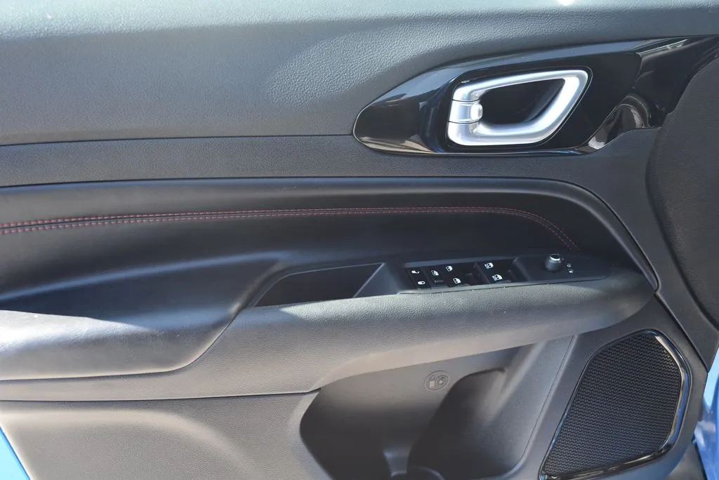 Jeep Compass photo 8