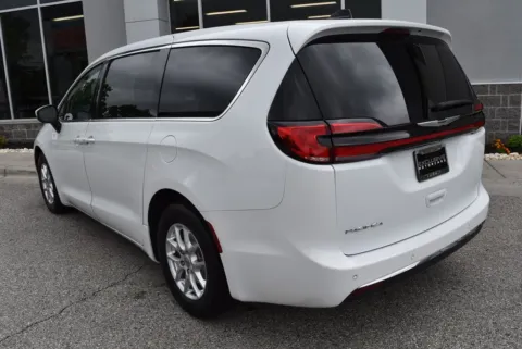 More photos of 2023 Chrysler Pacifica Touring L at Exclusive Motorcars, MD