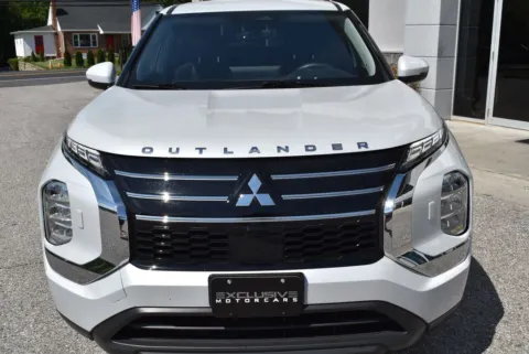 Another view of 2025 Mitsubishi Outlander ES for sale in Randallstown, MD at Exclusive Motorcars