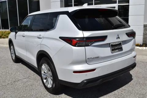 More photos of 2025 Mitsubishi Outlander ES at Exclusive Motorcars, MD