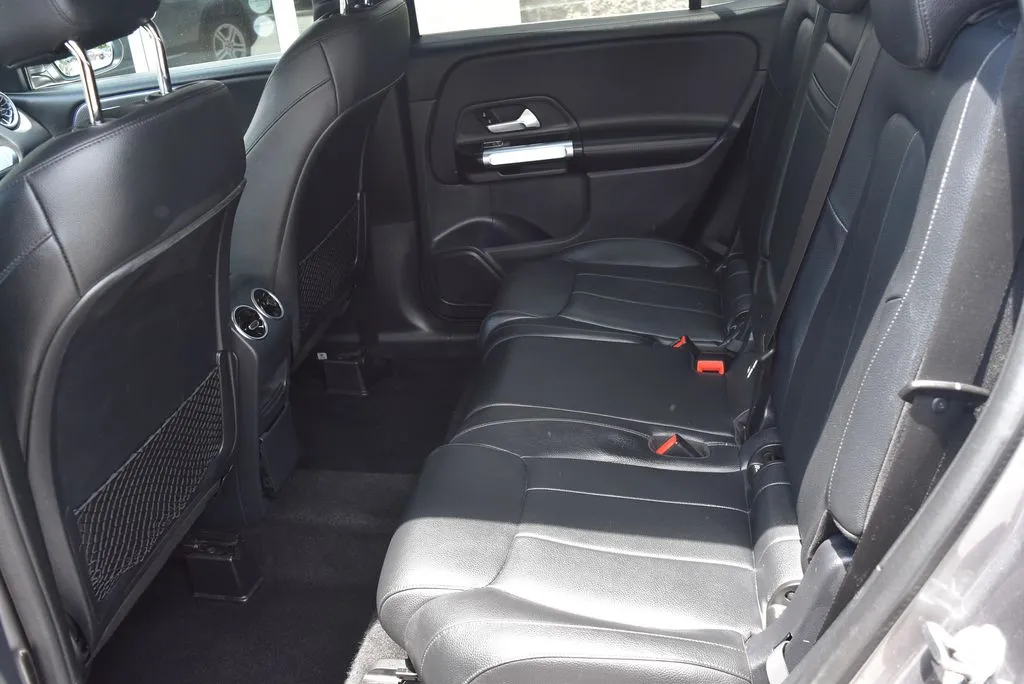 Mercedes-Benz GLB photo 10