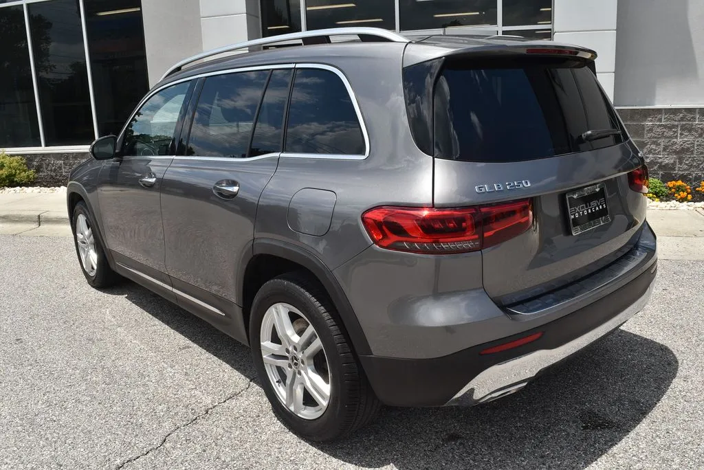 Mercedes-Benz GLB photo 5