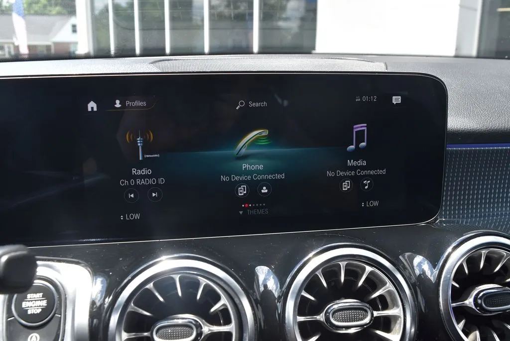 Mercedes-Benz GLB photo 14