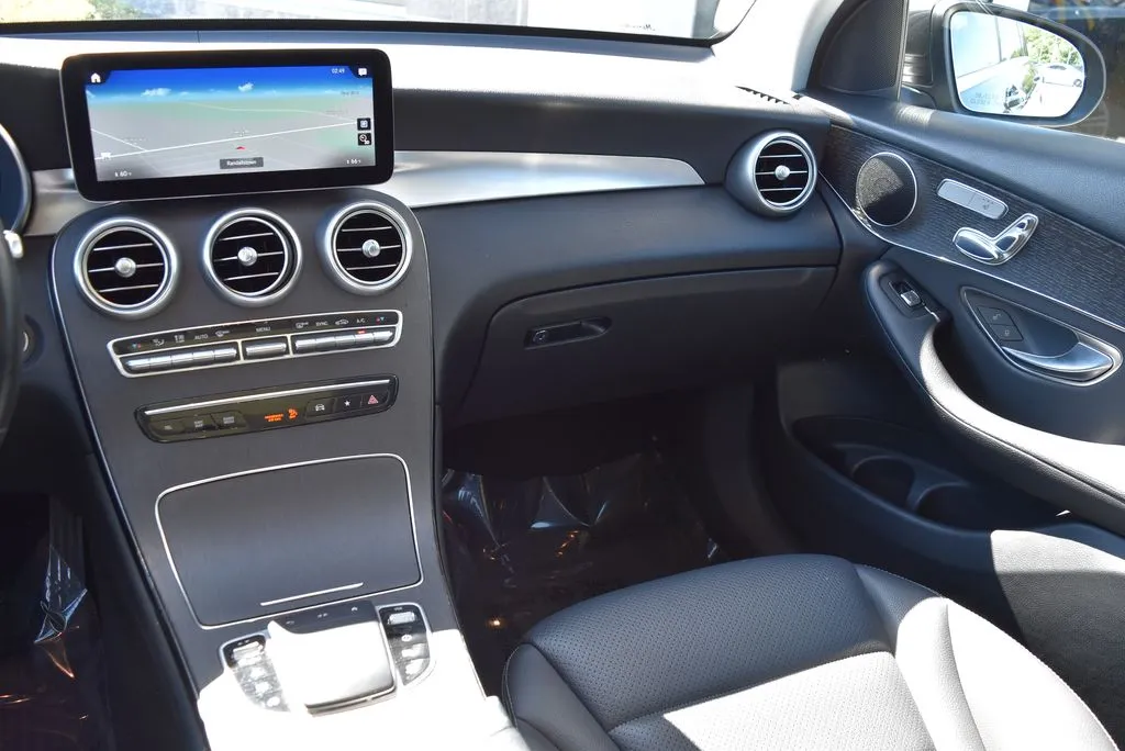 Mercedes-Benz GLC photo 13