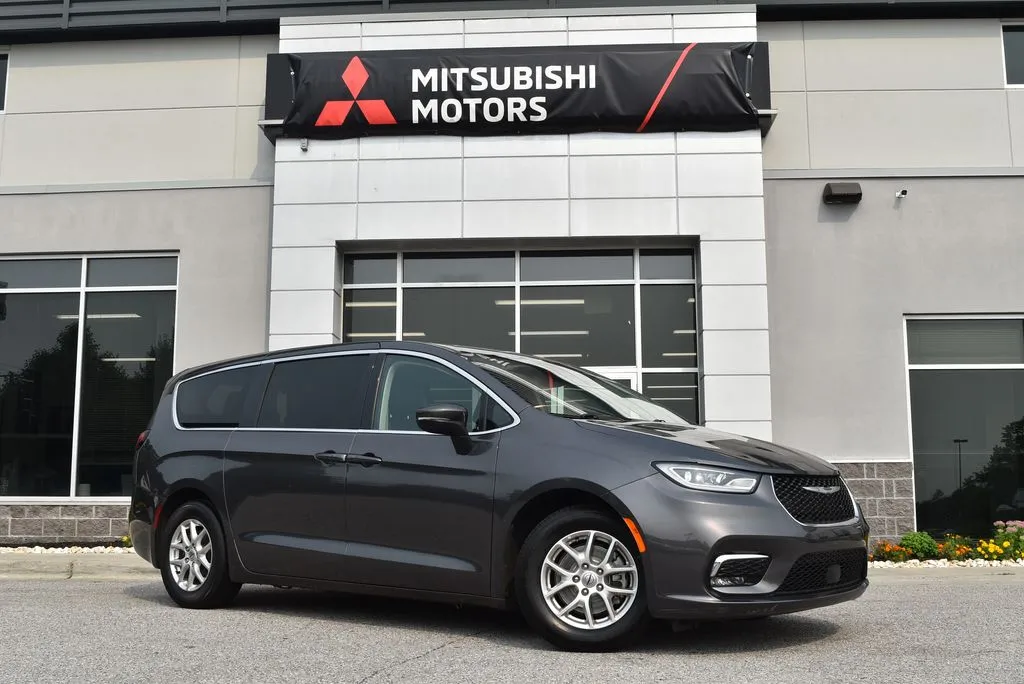 2023 Chrysler Pacifica Touring L for sale in Randallstown, MD