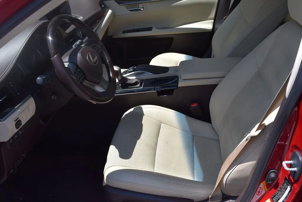 Lexus ES photo 7