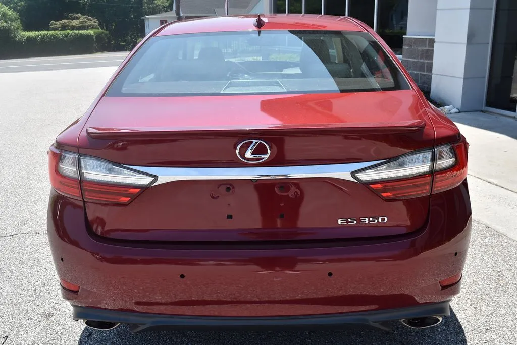 Lexus ES photo 6