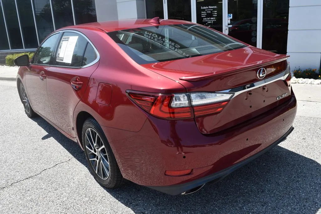 Lexus ES photo 5