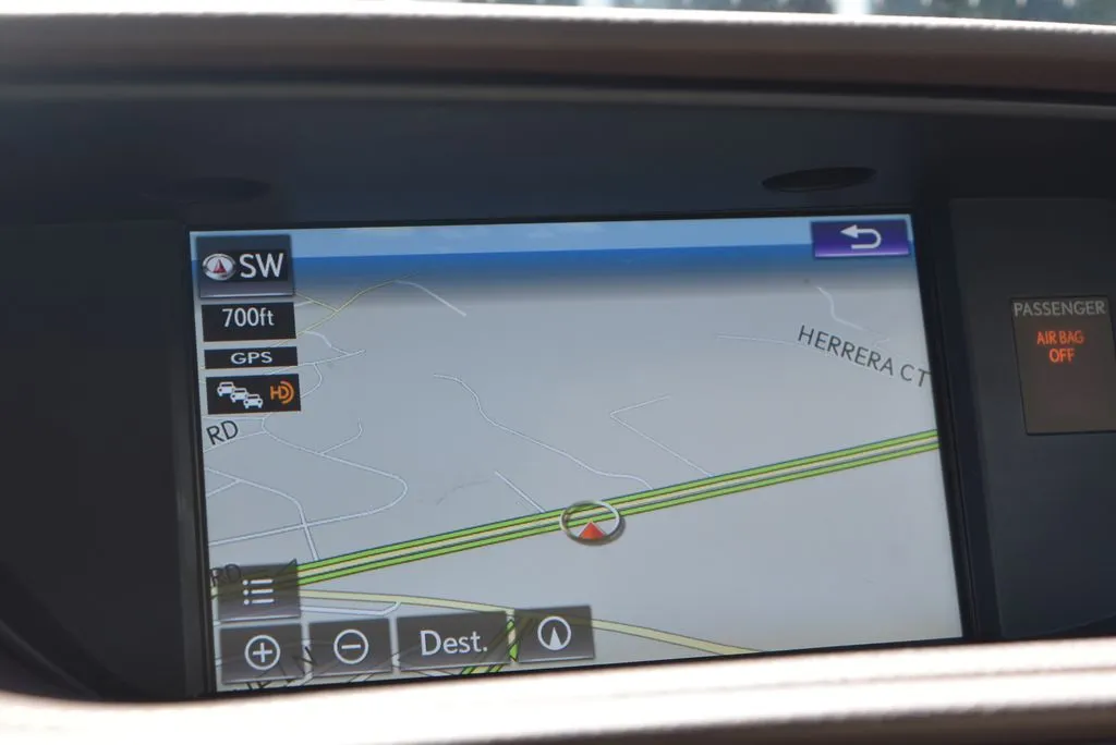 Lexus ES photo 13