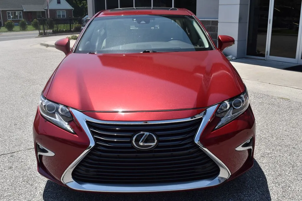 Lexus ES photo 3