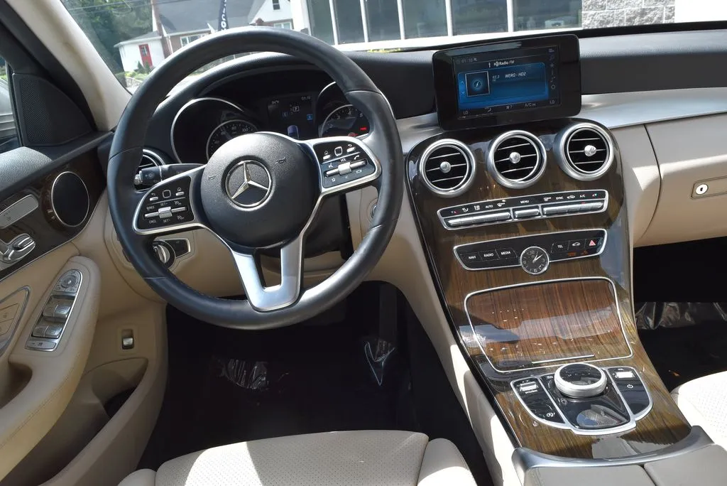 Mercedes-Benz C-Class photo 11