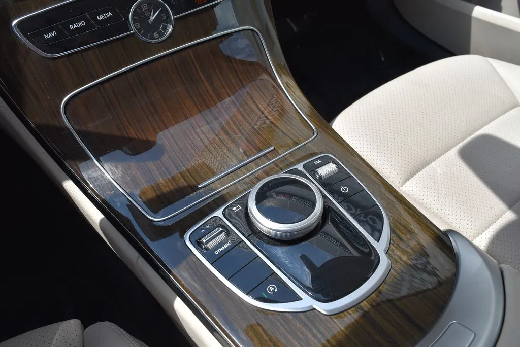 Mercedes-Benz C-Class photo 17