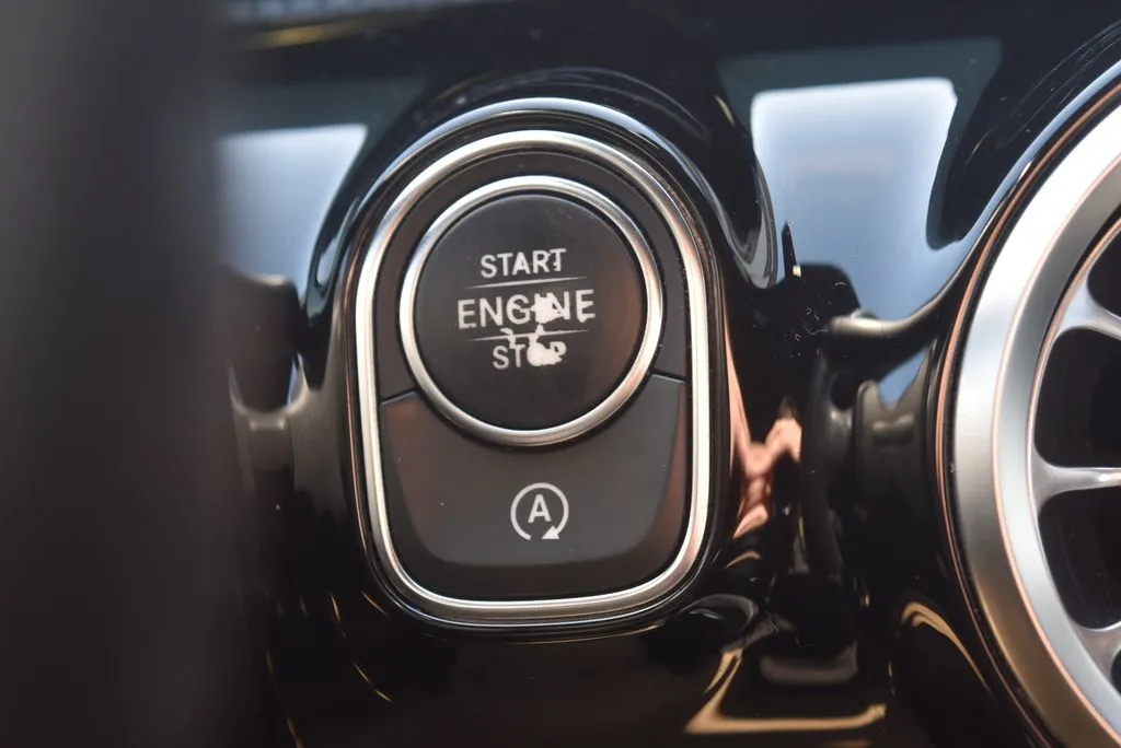 Mercedes-Benz CLA photo 16