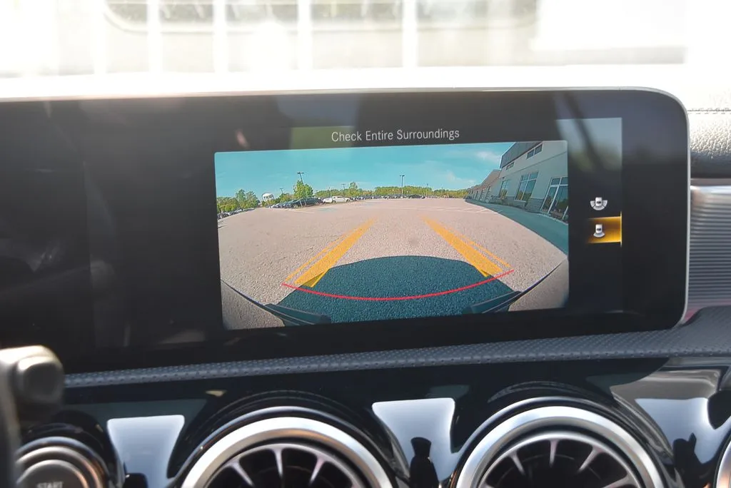 Mercedes-Benz CLA photo 14