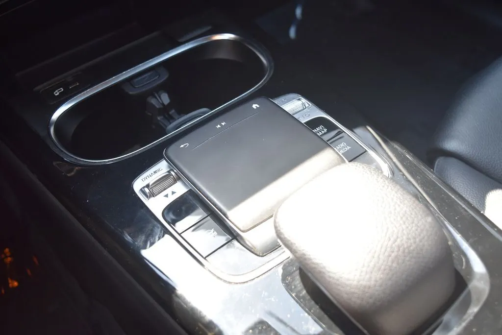 Mercedes-Benz CLA photo 18
